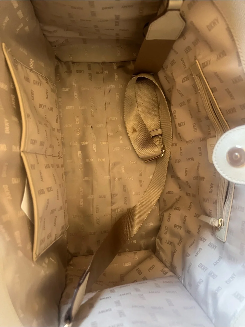 DKNY Beige & Brown Logo Tote Bag / carlita